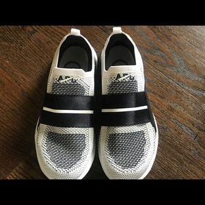APL Techloom bliss Nike sneakers slip on